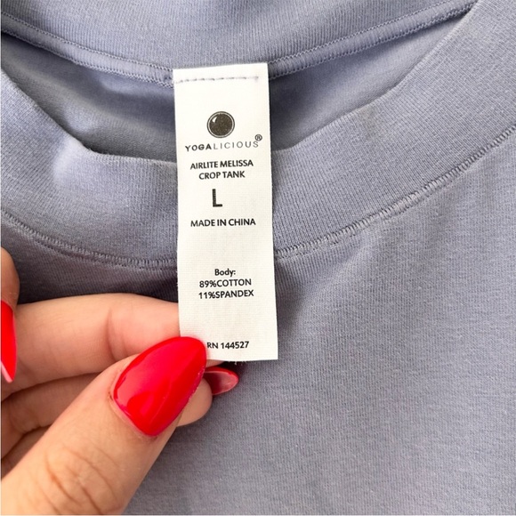 Yogalicious Size Large Purple Lavender Sleeveless Crop Top - Picture 2 of 3